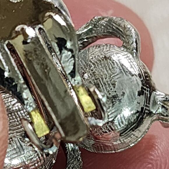 Vintage 70s Elegant Silver Ball Cluster Clip On Earrings - Picture 6 of 7